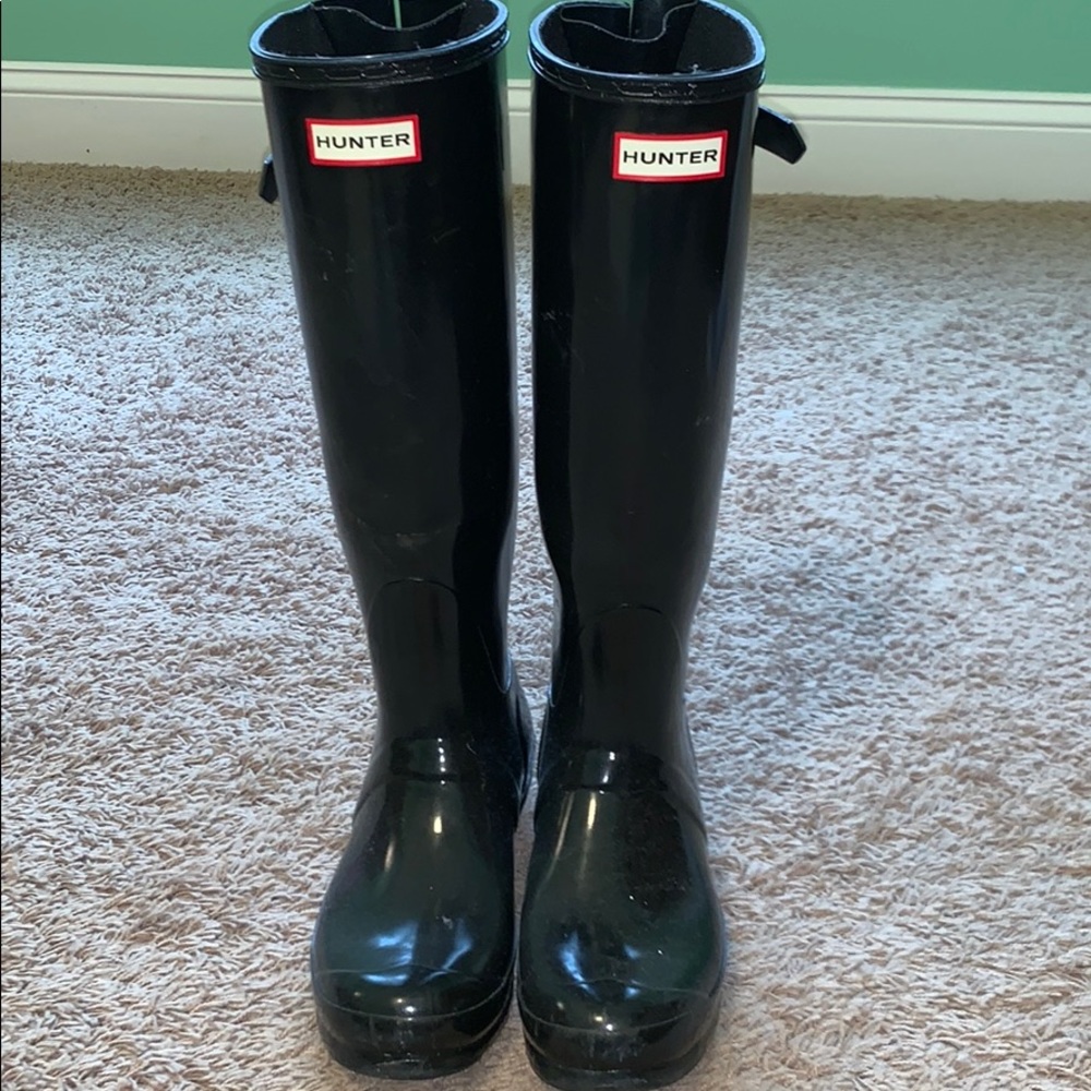 Black hunter boots